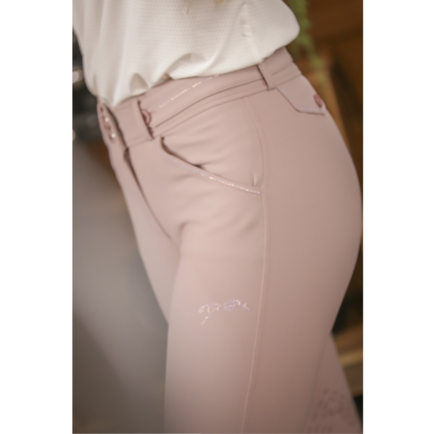 Elegance Breech