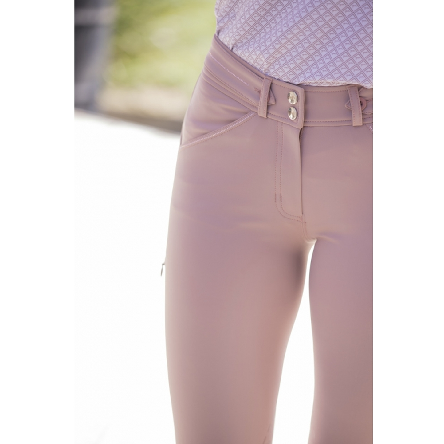 Elegance Breech