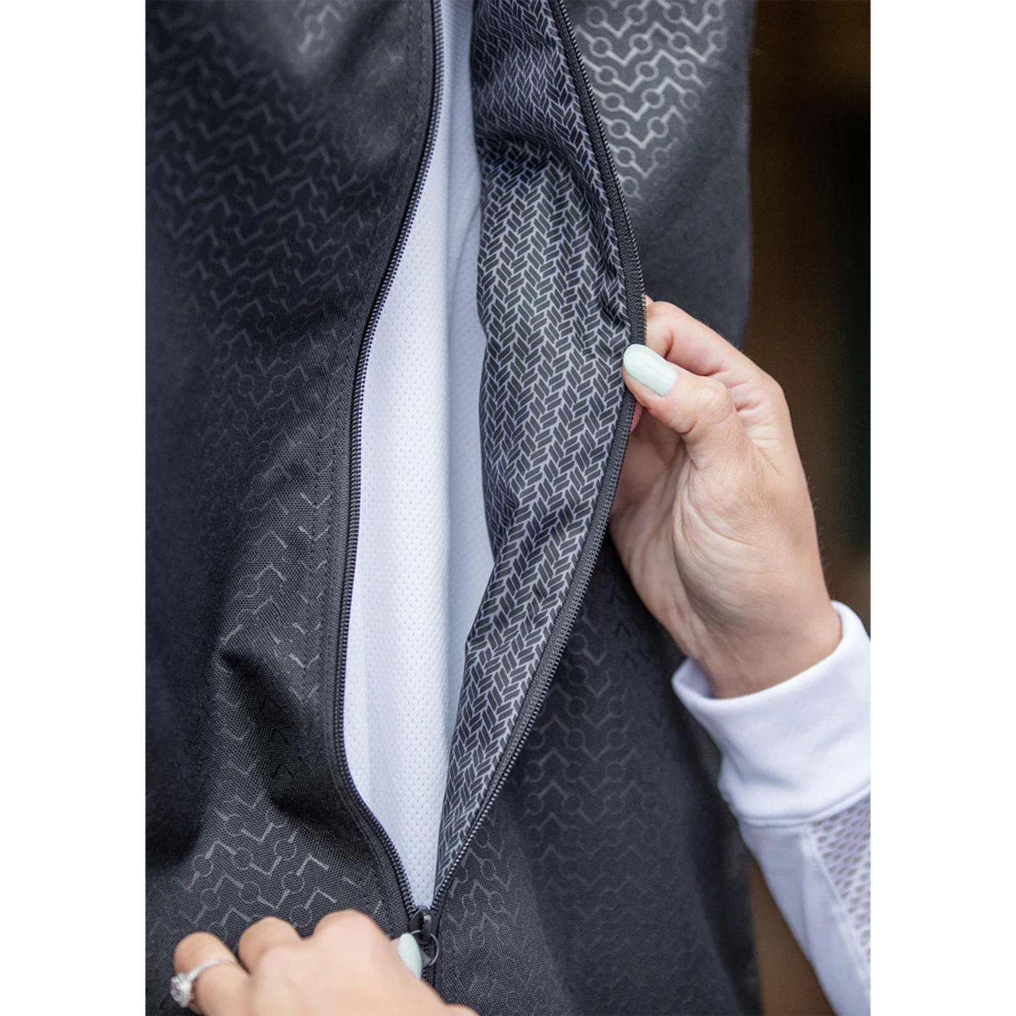 EQ Garment Bag